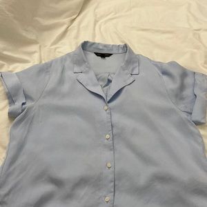 Banana Republic light blue button down blouse